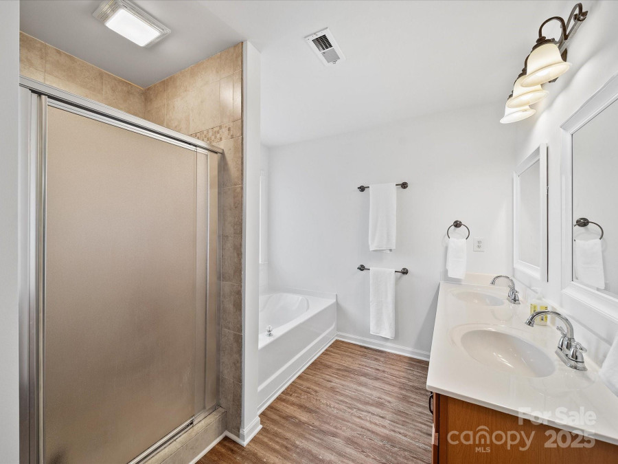 2306 Nettleton Ct Matthews, NC 28105