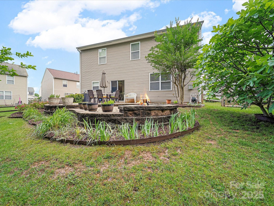 2306 Nettleton Ct Matthews, NC 28105