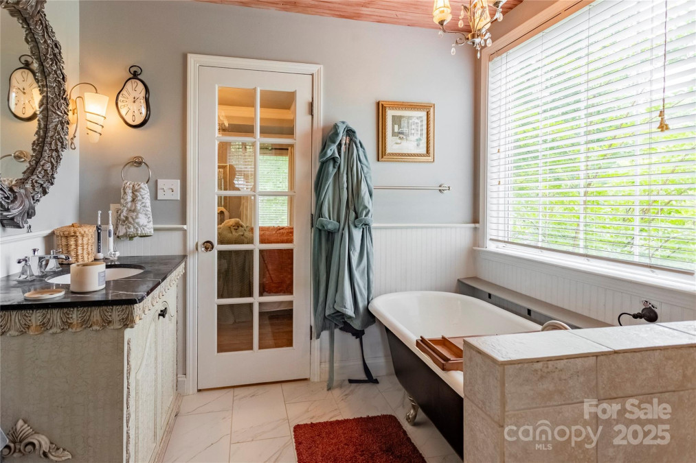 8532 Piccone Brook Ln Charlotte, NC 28216