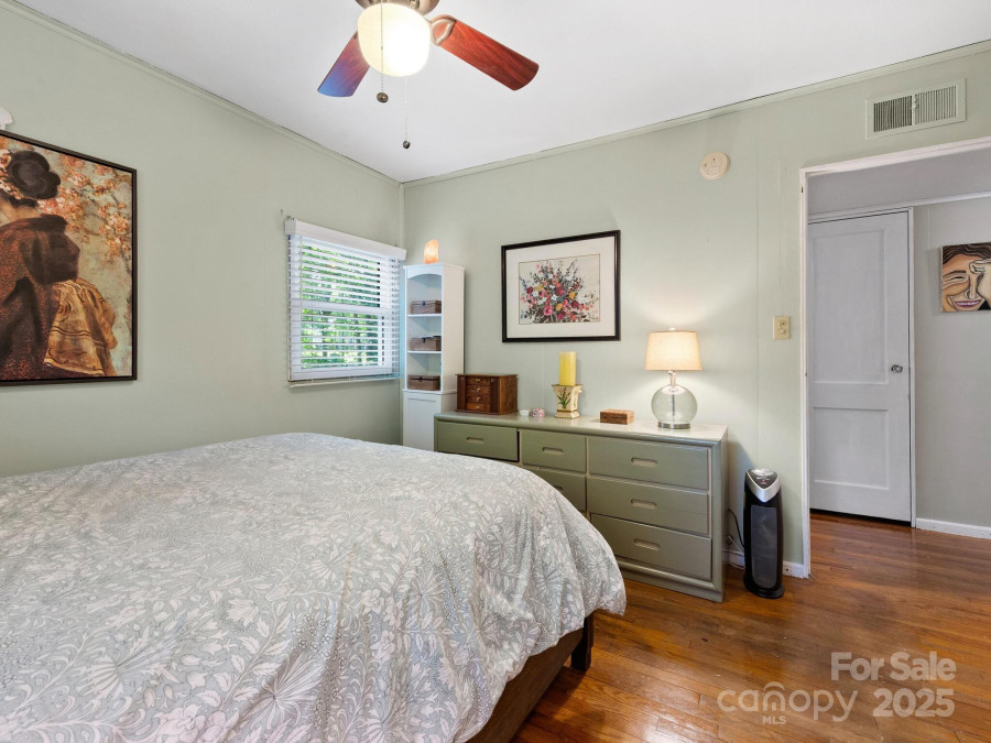 52 Fairway Dr Asheville, NC 2805