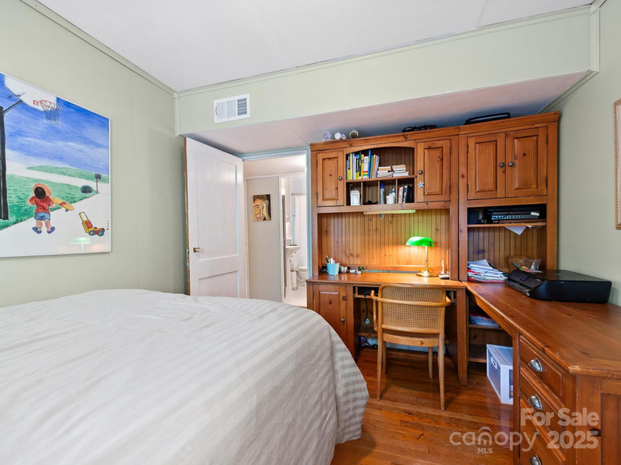 52 Fairway Dr Asheville, NC 2805