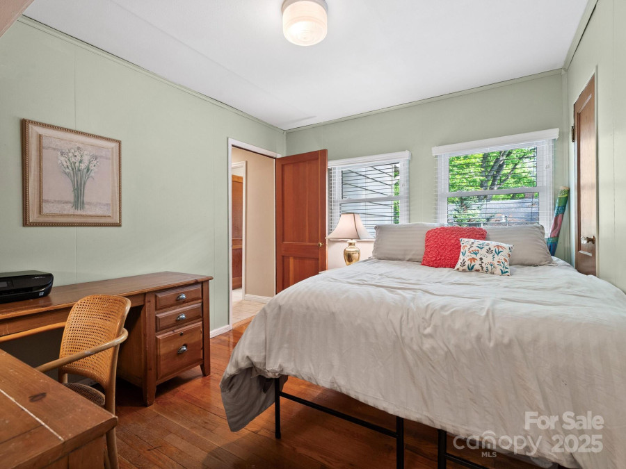 52 Fairway Dr Asheville, NC 2805