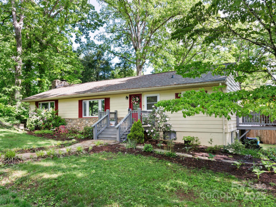 52 Fairway Dr Asheville, NC 2805