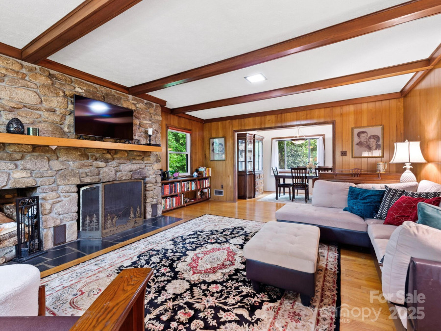 52 Fairway Dr Asheville, NC 2805