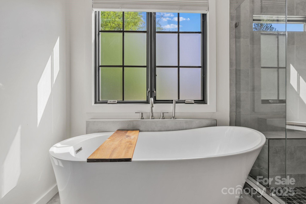 52 Malvern Walk Asheville, NC 28806