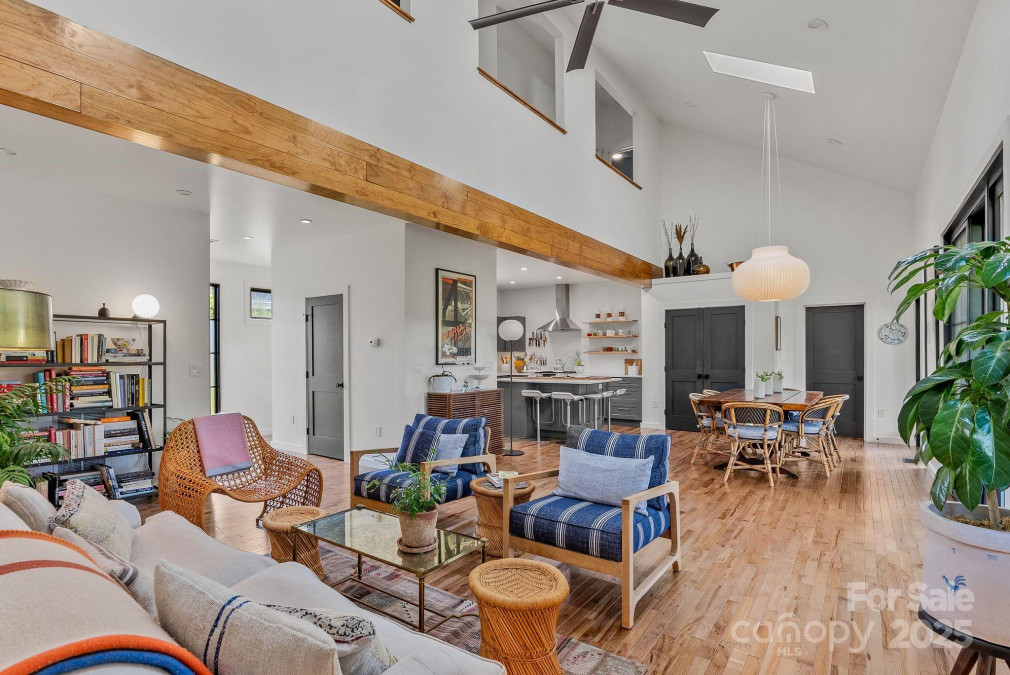 52 Malvern Walk Asheville, NC 28806