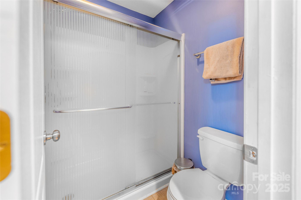 30 Robin Ln Asheville, NC 28806
