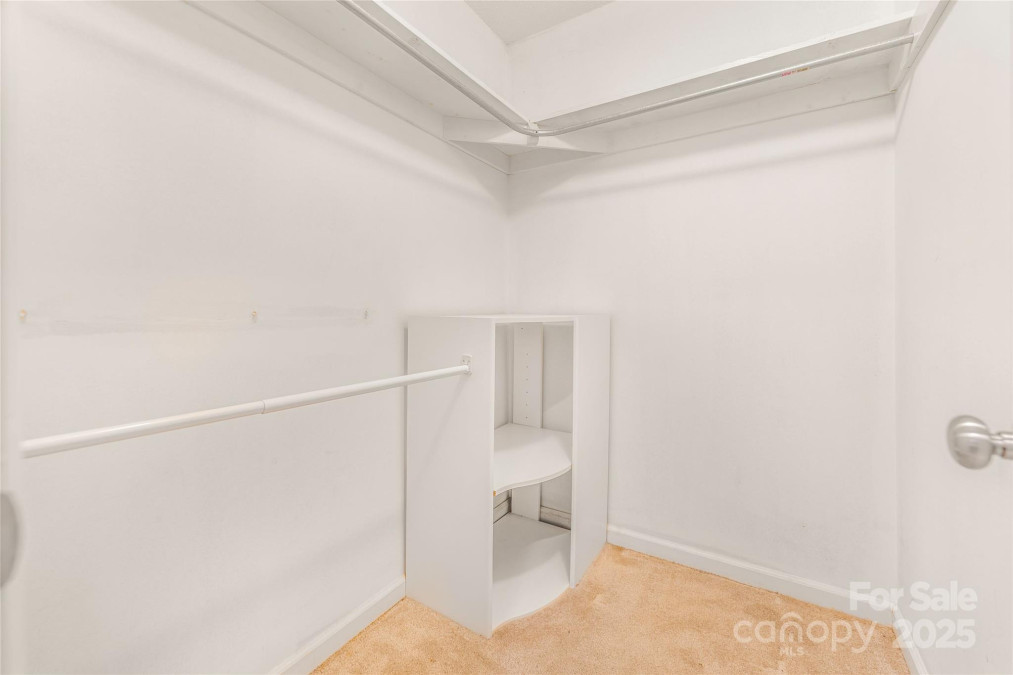 30 Robin Ln Asheville, NC 28806