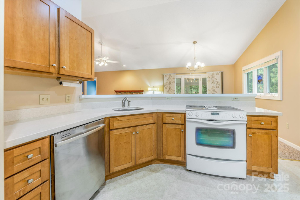 30 Robin Ln Asheville, NC 28806