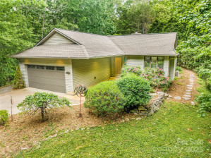 30 Robin Ln Asheville, NC 28806
