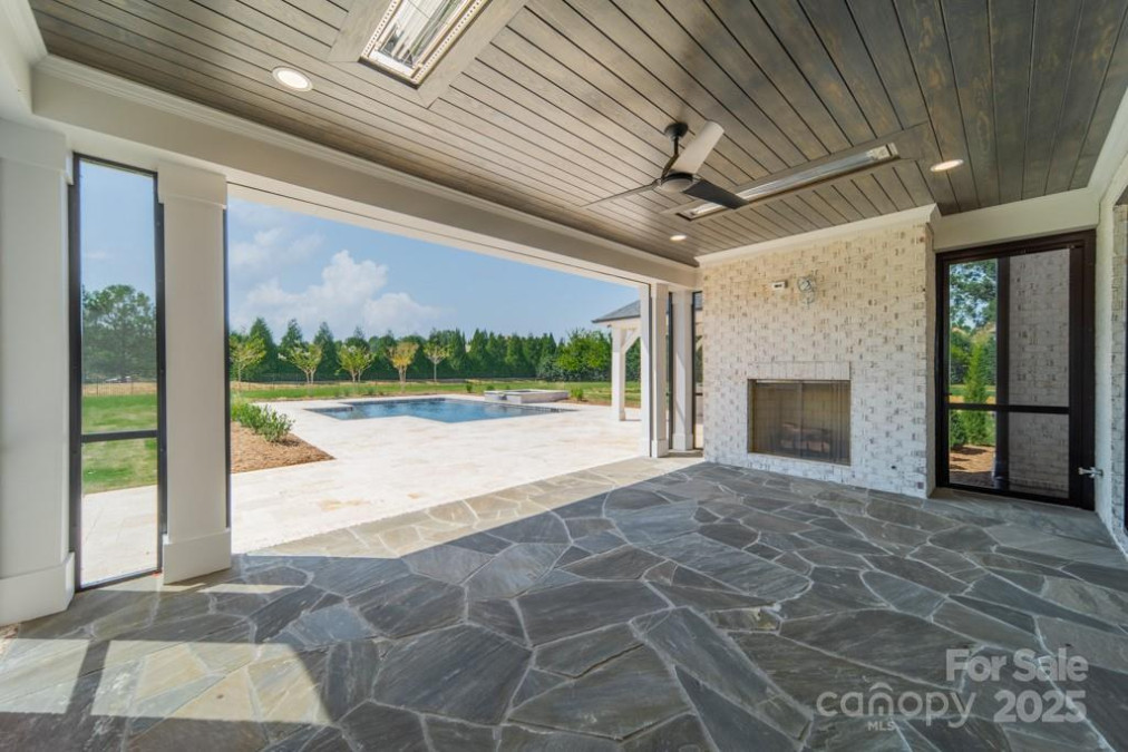 306 Sugar Maple Ln Matthews, NC 28104