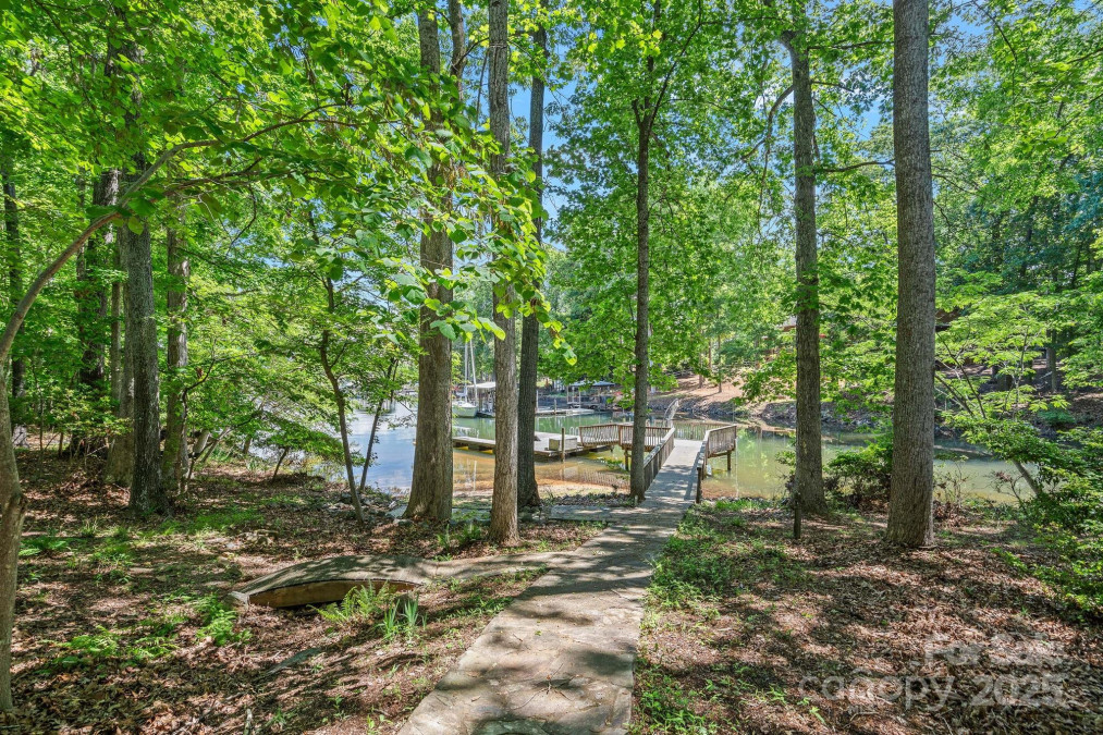 188 Stonemarker Rd Mooresville, NC 28117