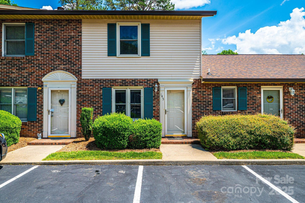 1330 5th St Hickory, NC 28601