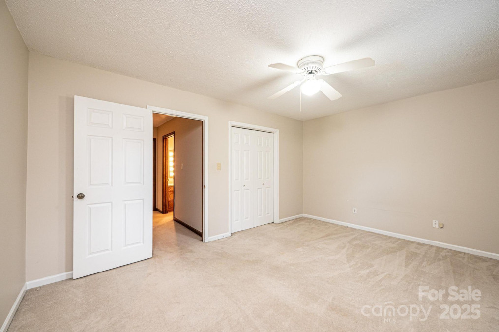 1330 5th St Hickory, NC 28601