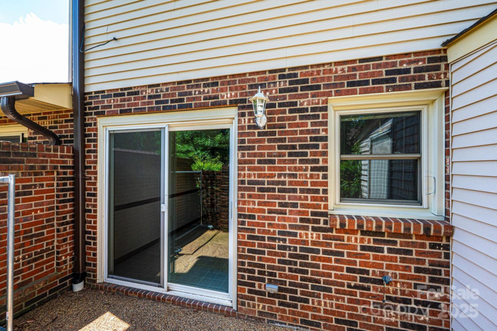1330 5th St Hickory, NC 28601