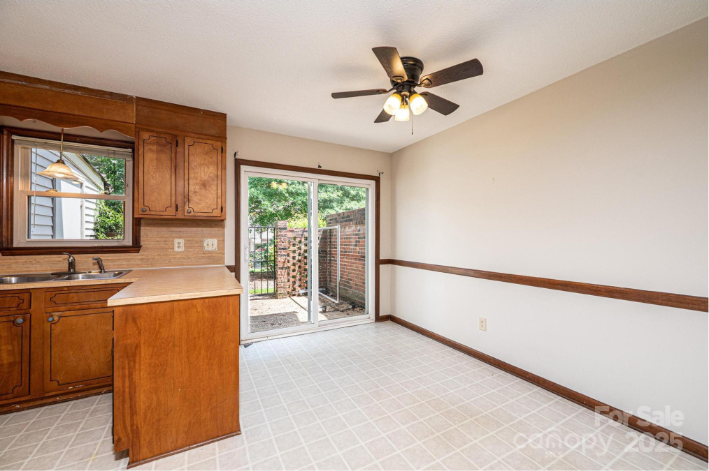 1330 5th St Hickory, NC 28601