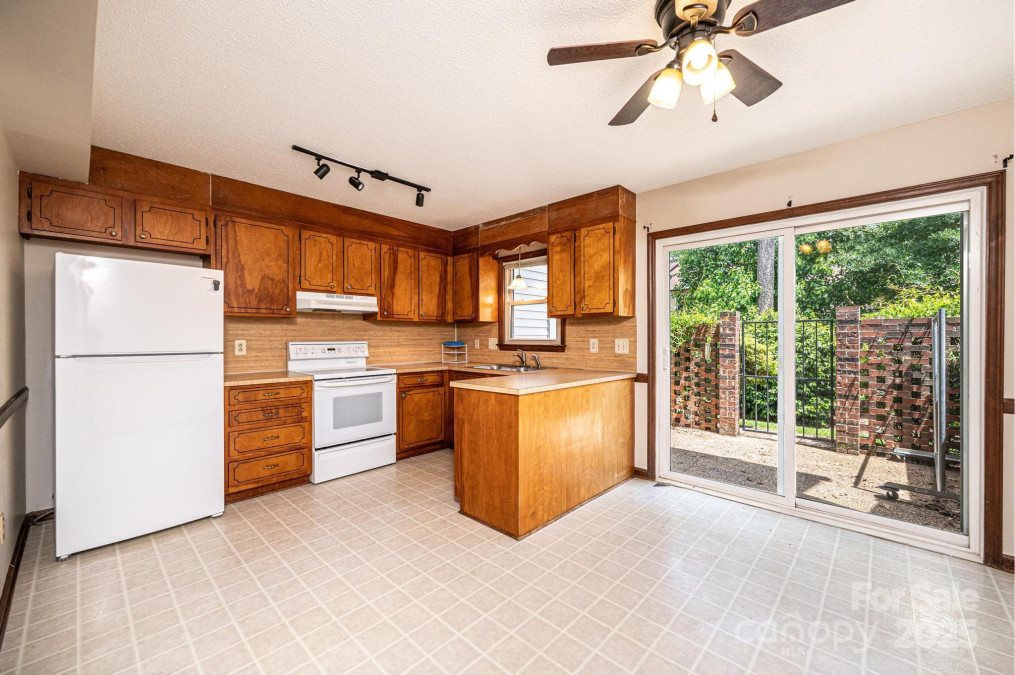 1330 5th St Hickory, NC 28601