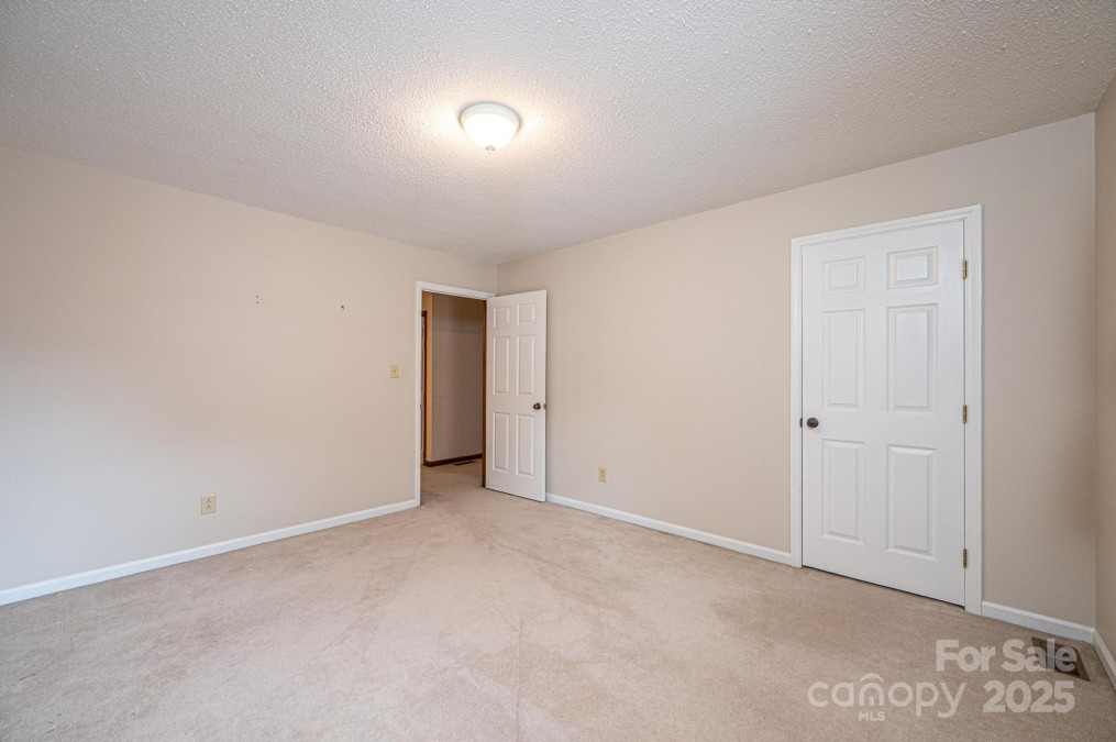 1330 5th St Hickory, NC 28601