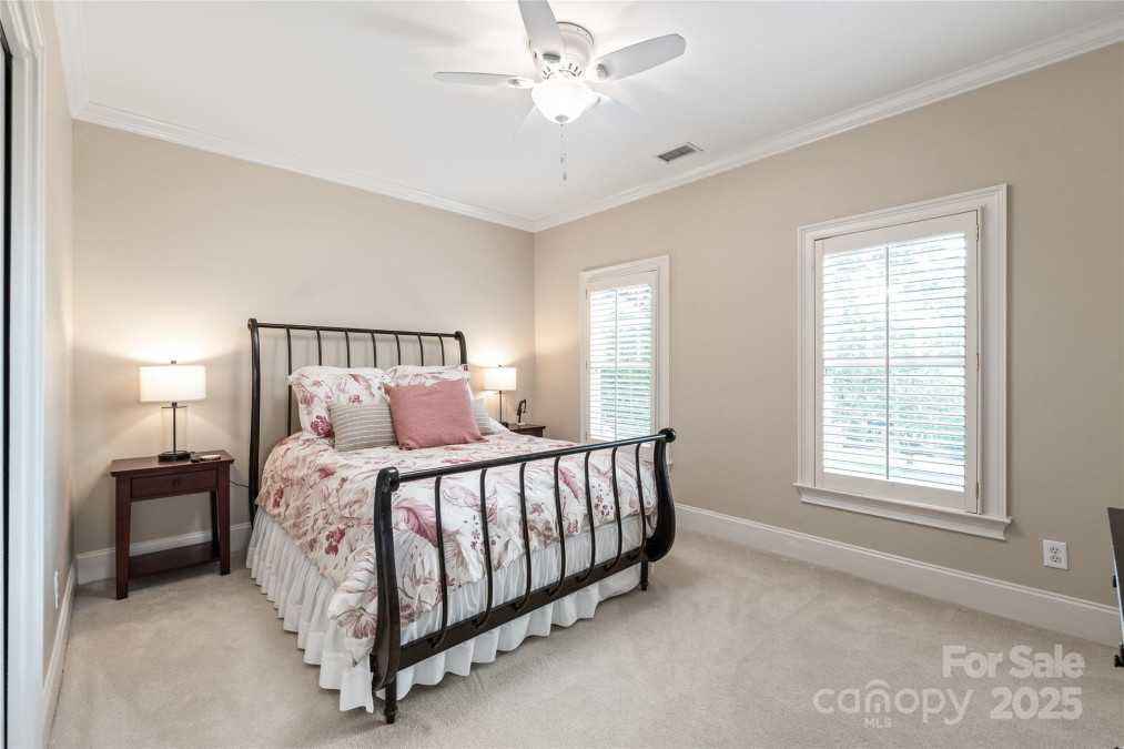 14701 Jockeys Ridge Dr Charlotte, NC 28277