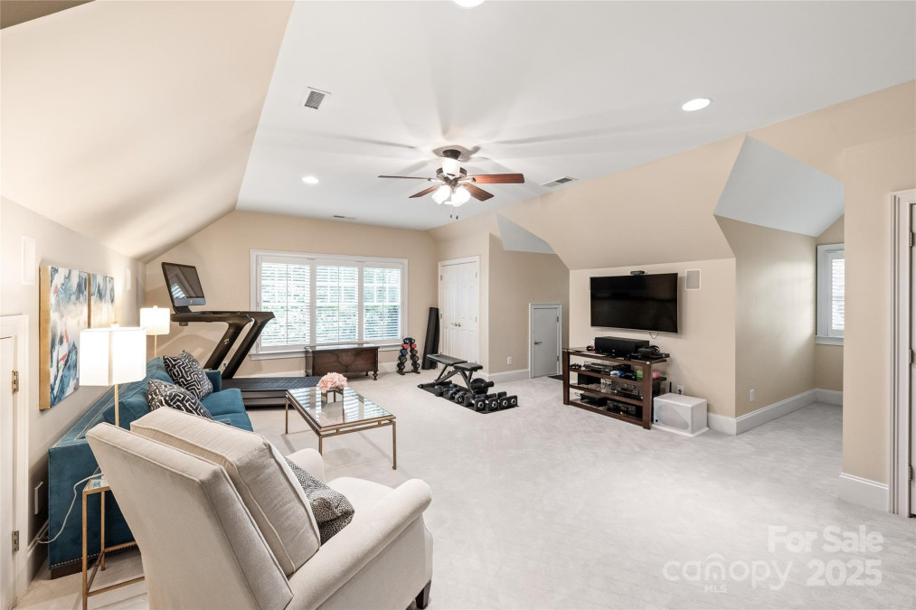 14701 Jockeys Ridge Dr Charlotte, NC 28277
