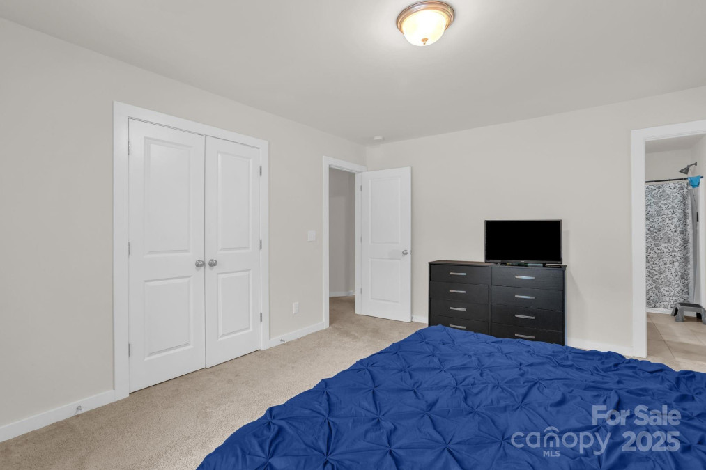 2908 Burgess Dr Charlotte, NC 28208