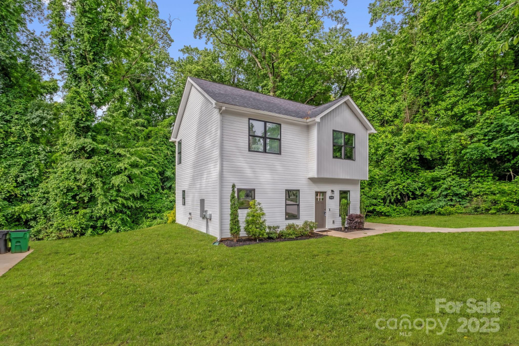 2908 Burgess Dr Charlotte, NC 28208