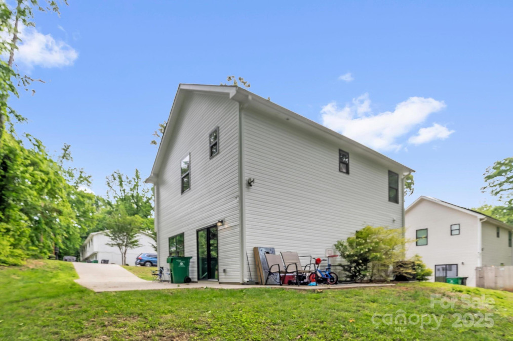 2908 Burgess Dr Charlotte, NC 28208
