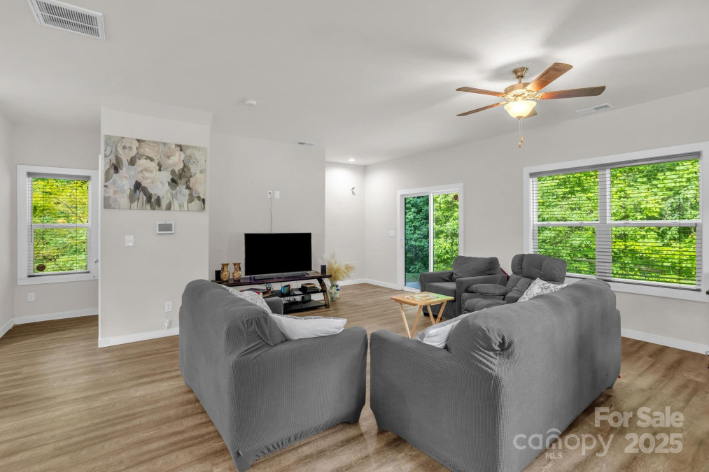 2908 Burgess Dr Charlotte, NC 28208