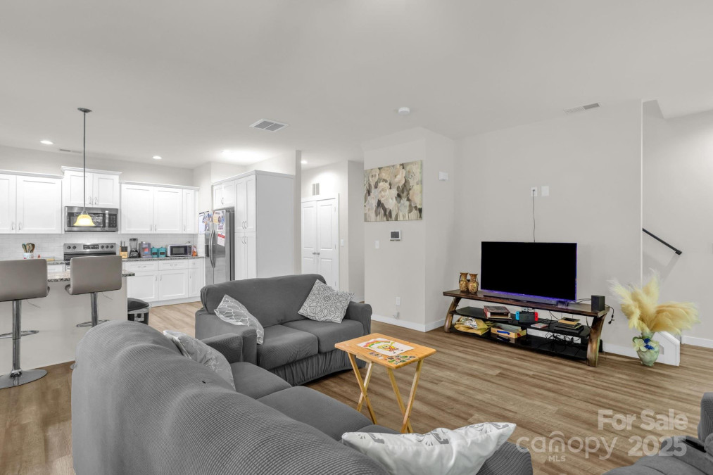 2908 Burgess Dr Charlotte, NC 28208