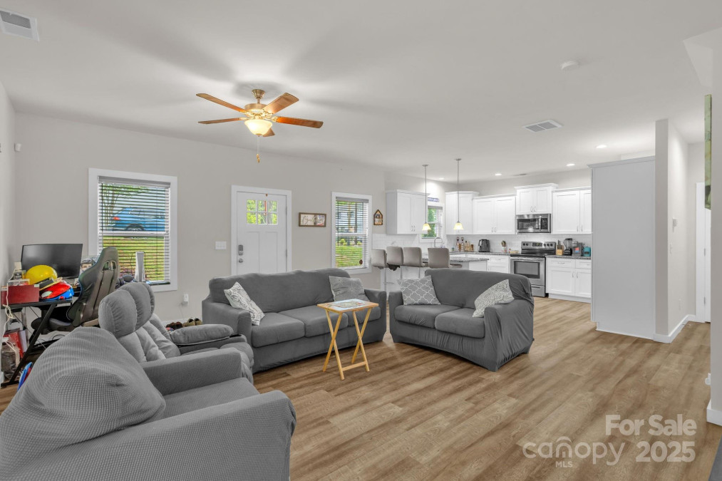 2908 Burgess Dr Charlotte, NC 28208