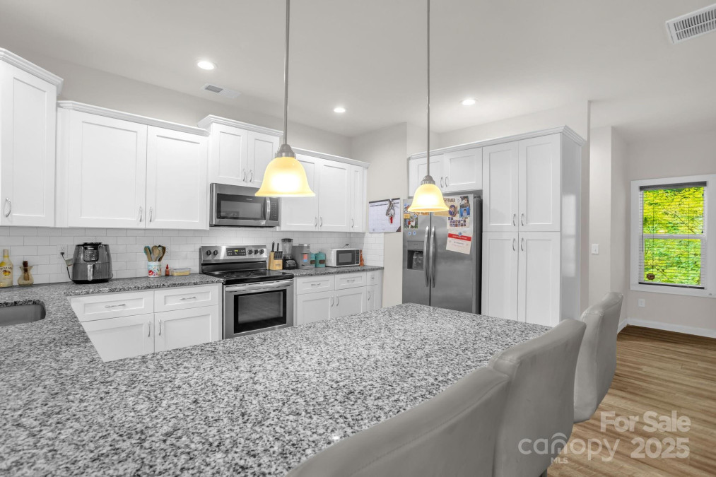 2908 Burgess Dr Charlotte, NC 28208