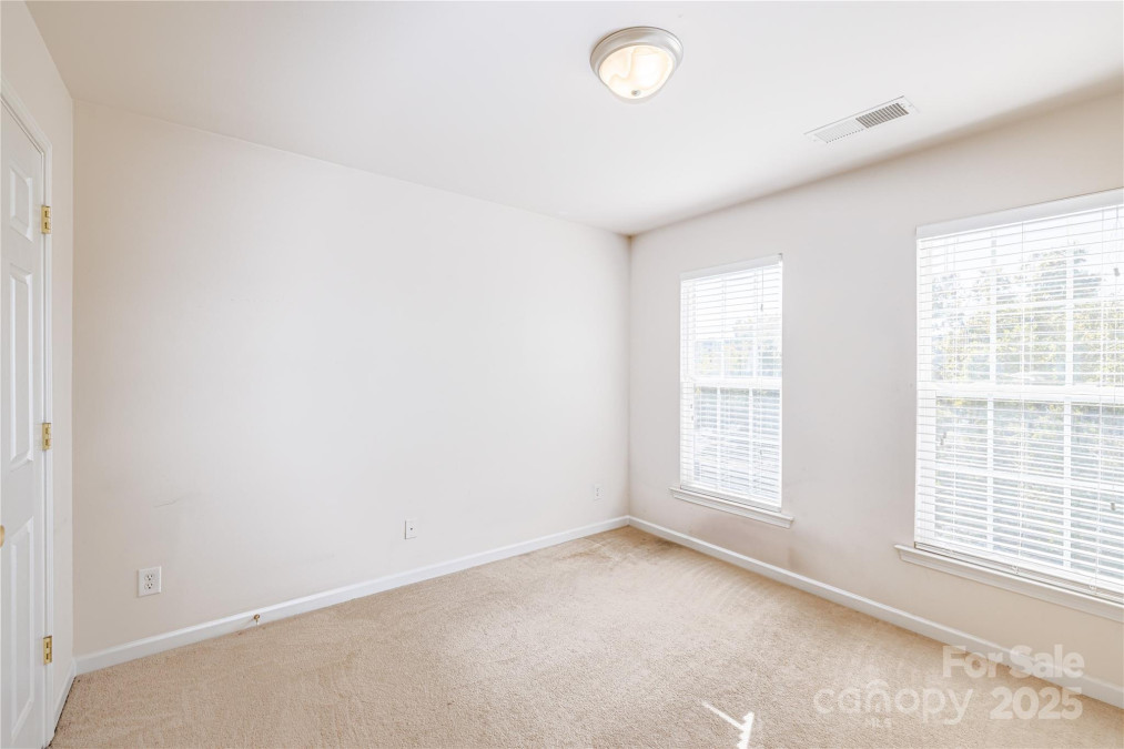 2802 Azalea Hills Dr Charlotte, NC 28262