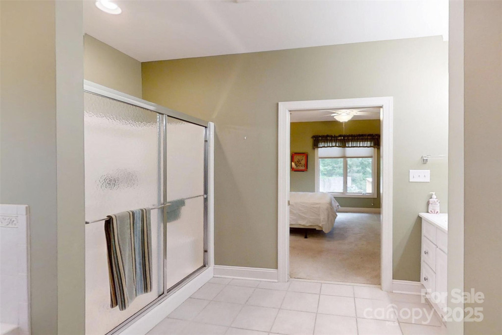 1061 14th Avenue Dr Hickory, NC 28601