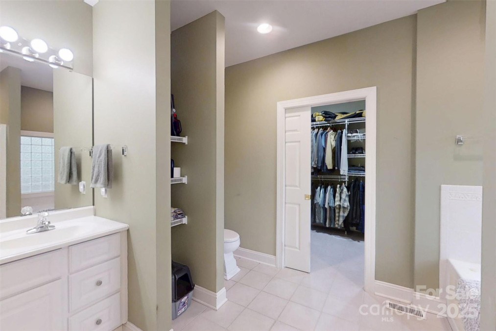 1061 14th Avenue Dr Hickory, NC 28601