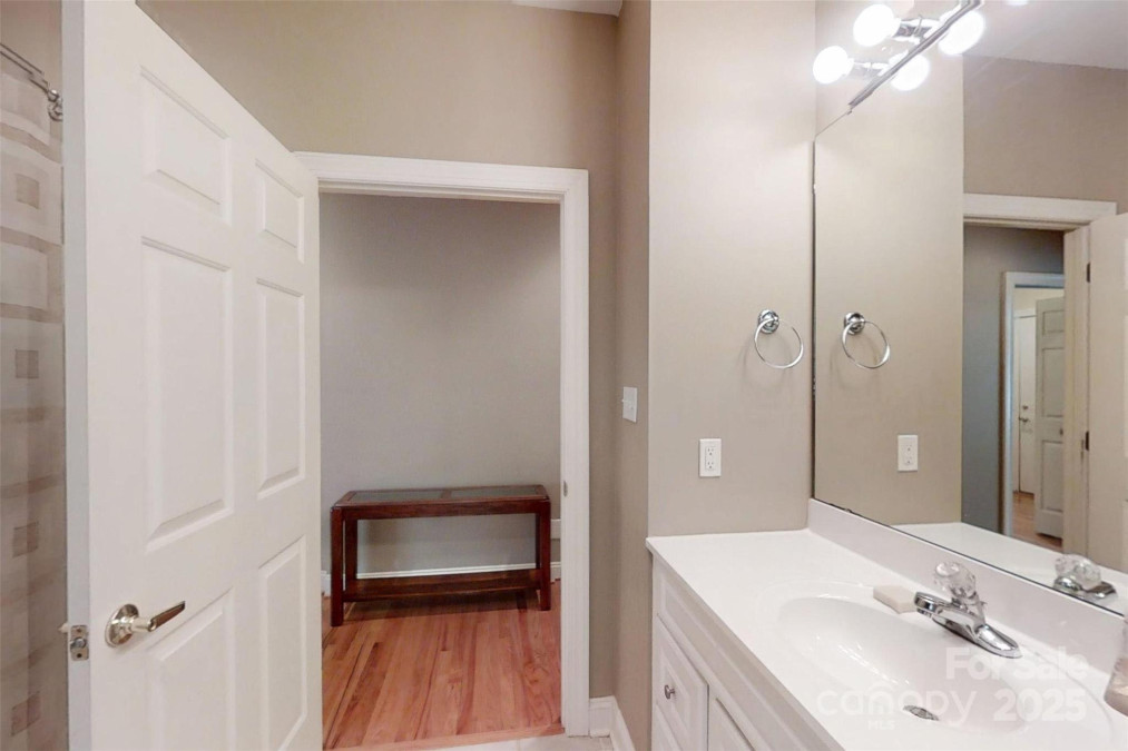 1061 14th Avenue Dr Hickory, NC 28601