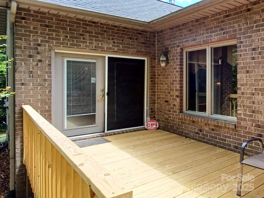 1061 14th Avenue Dr Hickory, NC 28601