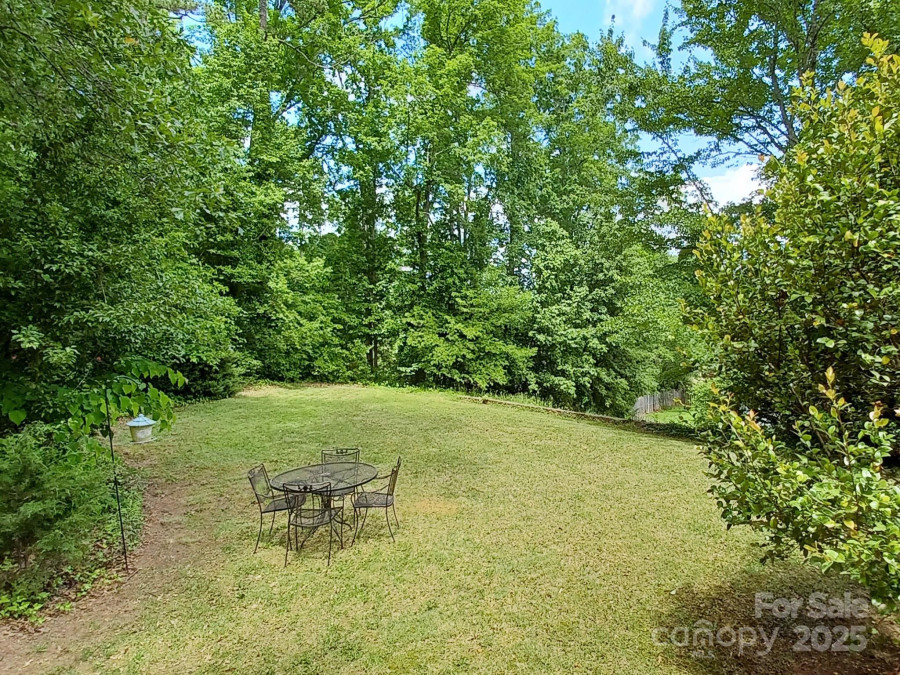 1061 14th Avenue Dr Hickory, NC 28601