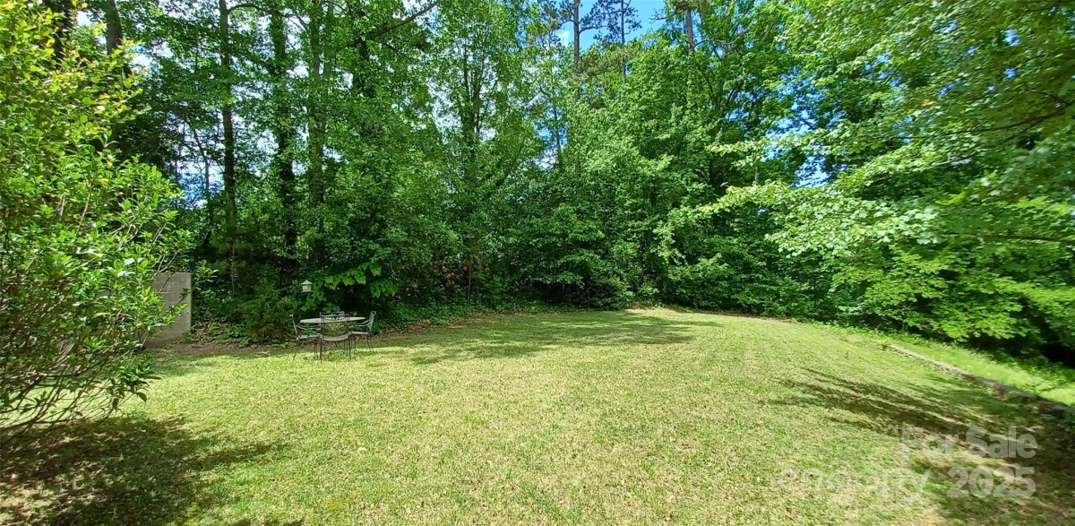 1061 14th Avenue Dr Hickory, NC 28601