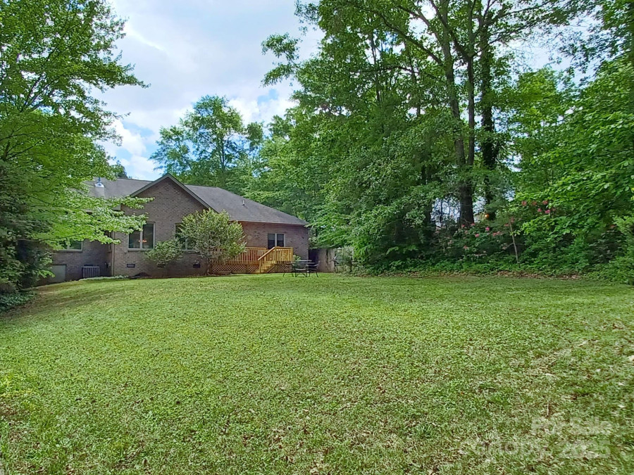 1061 14th Avenue Dr Hickory, NC 28601