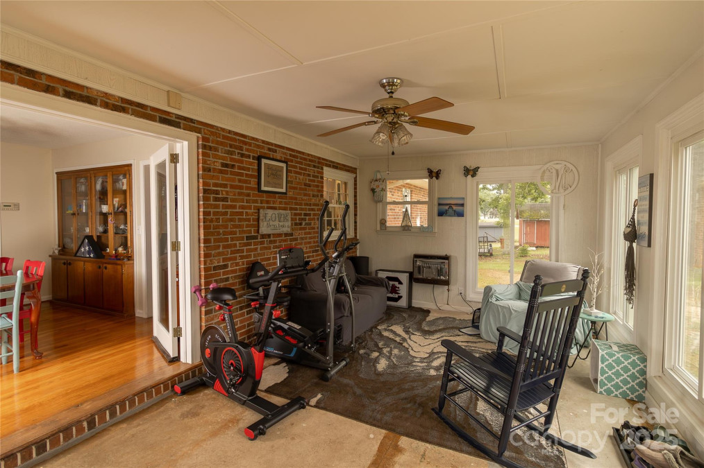 1352 Cherokee St Blacksburg, SC 29702