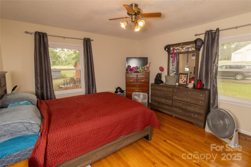 1352 Cherokee St Blacksburg, SC 29702