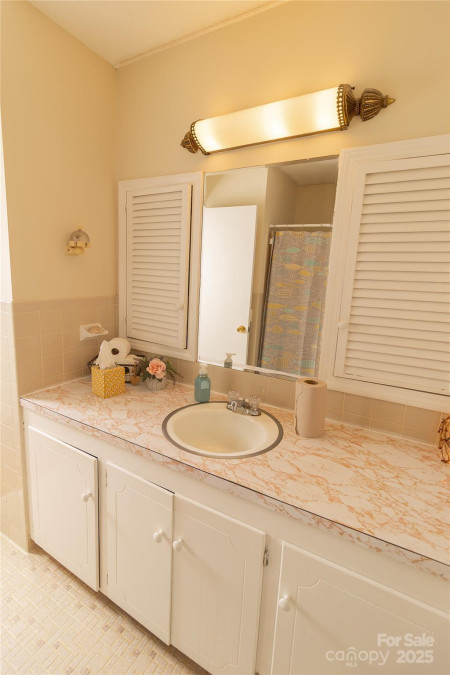 1352 Cherokee St Blacksburg, SC 29702
