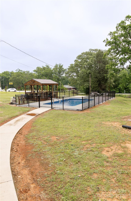1352 Cherokee St Blacksburg, SC 29702