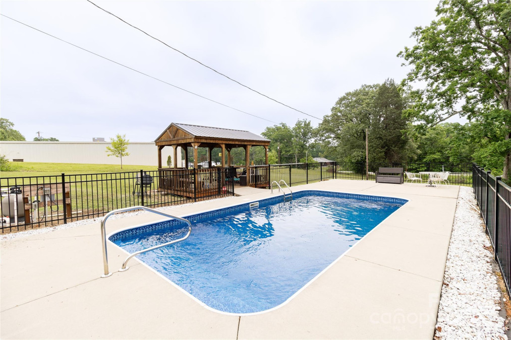 1352 Cherokee St Blacksburg, SC 29702