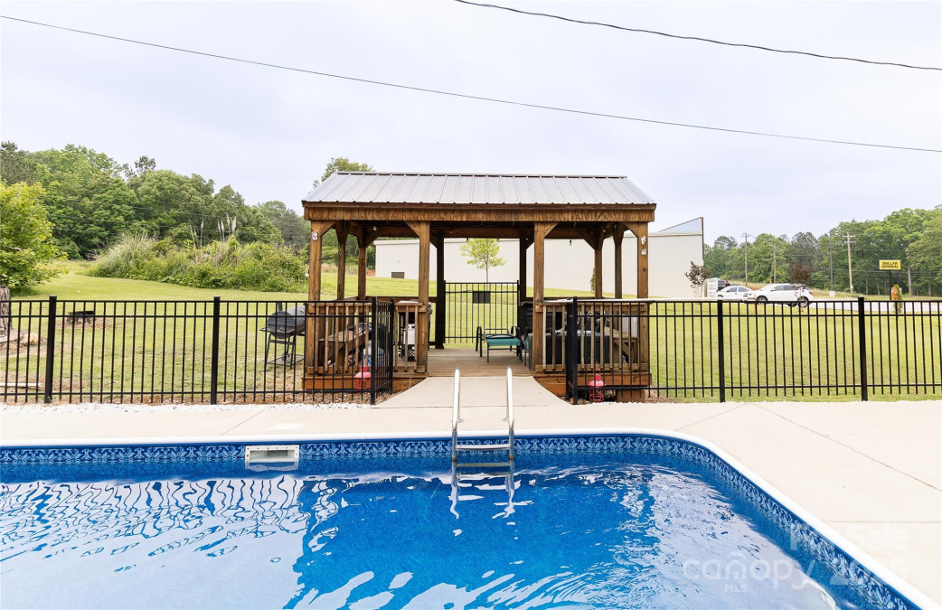 1352 Cherokee St Blacksburg, SC 29702