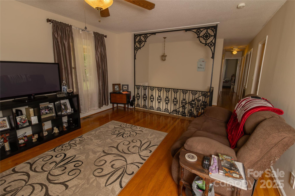 1352 Cherokee St Blacksburg, SC 29702