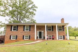 1352 Cherokee St Blacksburg, SC 29702