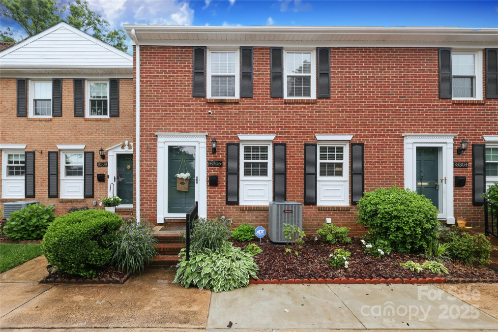 8306 Knights Bridge Rd Charlotte, NC 28210