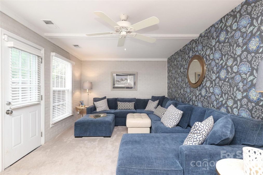 8306 Knights Bridge Rd Charlotte, NC 28210