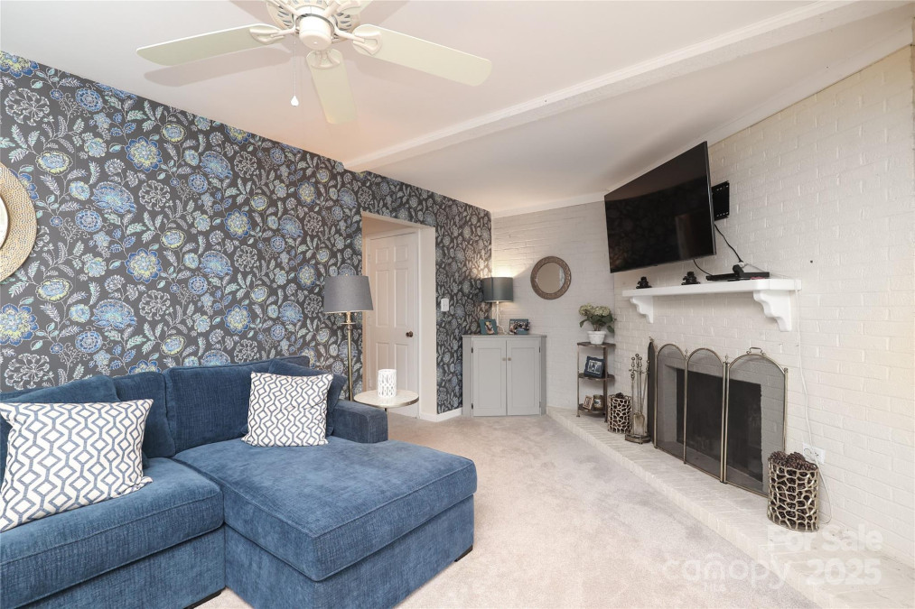 8306 Knights Bridge Rd Charlotte, NC 28210